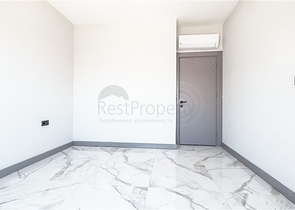 Пентхаус біля моря з просторими терасами і панорамними видами