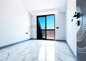 Пентхаус біля моря з просторими терасами і панорамними видами