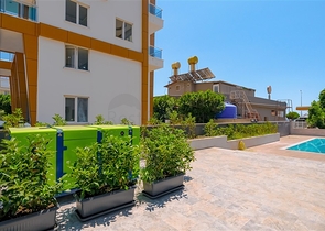 Пентхаус біля моря з просторими терасами і панорамними видами