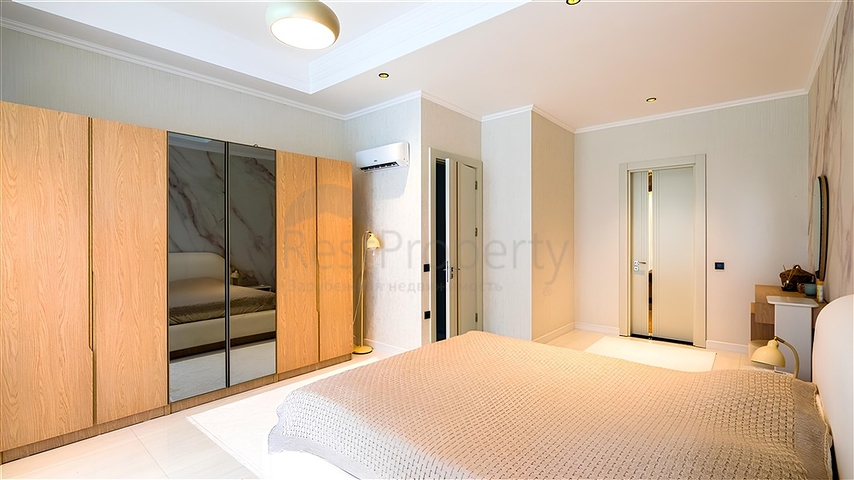 Розкішна квартира 3 + 1 з садом в елітному комплексі біля моря