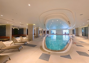 Розкішна квартира 3 + 1 з садом в елітному комплексі біля моря