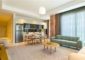 Розкішна квартира 3 + 1 з садом в елітному комплексі біля моря