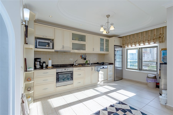 Затишна мебльована квартира 2+1 в комплексі з інфраструктурою