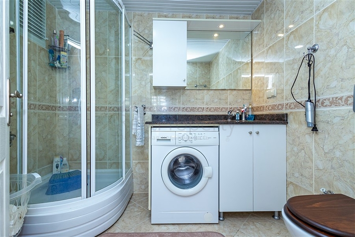 Затишна мебльована квартира 2+1 в комплексі з інфраструктурою