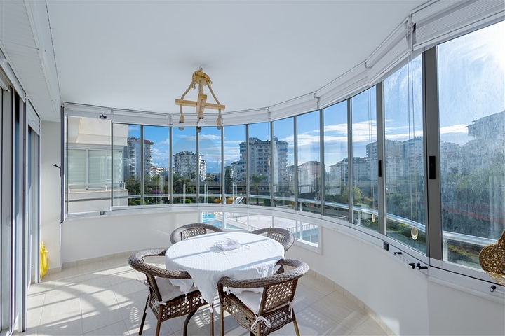 Затишна мебльована квартира 2+1 в комплексі з інфраструктурою