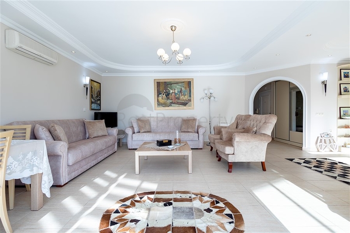 Затишна мебльована квартира 2+1 в комплексі з інфраструктурою