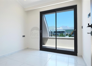 Пентхаус 2 + 1 з терасою в сучасному комплексі в районі Оба