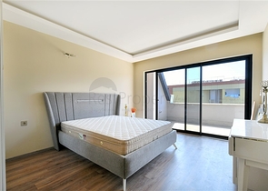 Просторий пентхаус 3 + 1 з видом на море всього в 50 метрах від пляжу