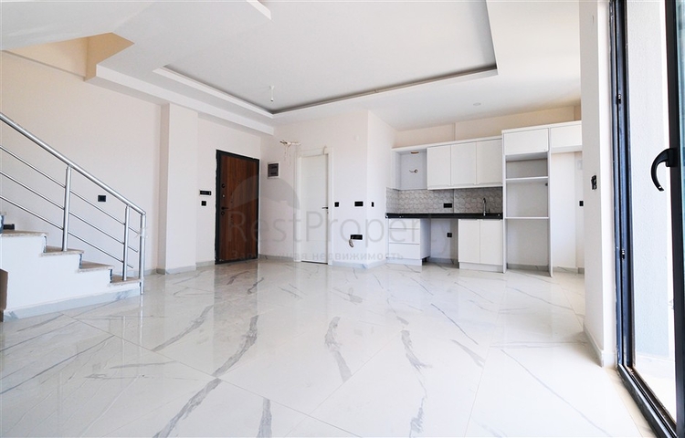 Сучасний пентхаус 2 + 1 в престижному комплексі в Махмутларі