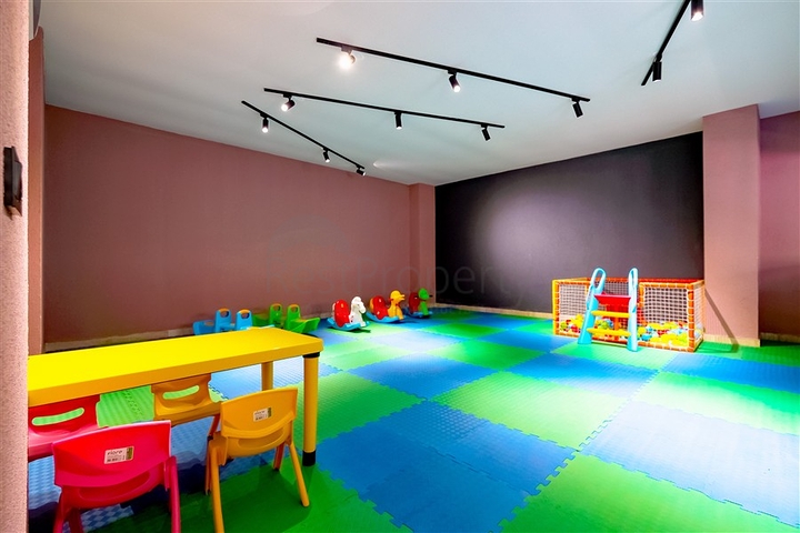 Сучасний пентхаус 2 + 1 в престижному комплексі в Махмутларі