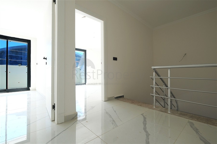 Сучасний пентхаус 2 + 1 в престижному комплексі в Махмутларі