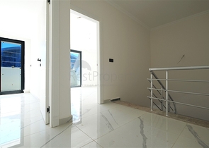 Сучасний пентхаус 2 + 1 в престижному комплексі в Махмутларі