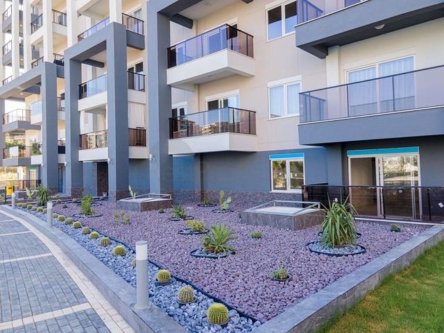 Простора мебльована квартира 3+1 в сучасному житловому комплексі в Авсалларі