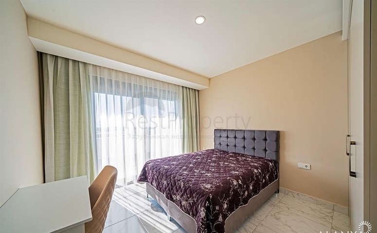 Простора мебльована квартира 3+1 в сучасному житловому комплексі в Авсалларі