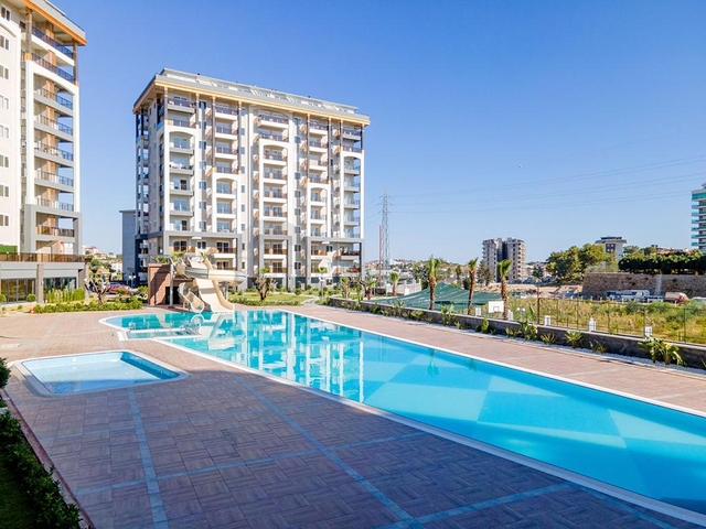 Простора мебльована квартира 3+1 в сучасному житловому комплексі в Авсалларі