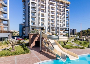 Простора мебльована квартира 3+1 в сучасному житловому комплексі в Авсалларі