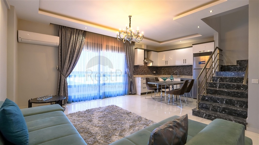 Пентхаус з панорамою моря в мальовничій частині Каргиджака