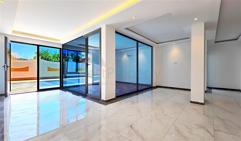 Пентхаус біля моря з просторою терасою в районі Каргаджак 