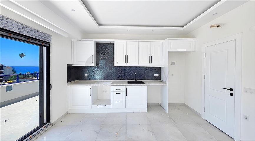 Пентхаус біля моря з просторою терасою в районі Каргаджак 