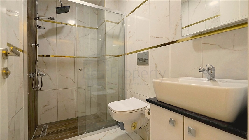 Просторий мебльований дуплекс з терасою і видом на море в сучасному житловому комплексі