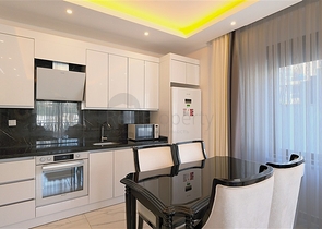 Просторий мебльований дуплекс з терасою і видом на море в сучасному житловому комплексі