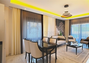 Просторий мебльований дуплекс з терасою і видом на море в сучасному житловому комплексі