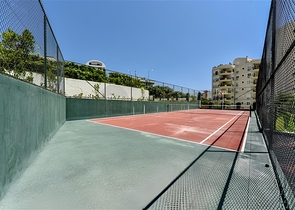 Просторий мебльований дуплекс з терасою і видом на море в сучасному житловому комплексі