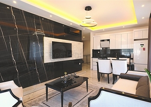 Просторий мебльований дуплекс з терасою і видом на море в сучасному житловому комплексі