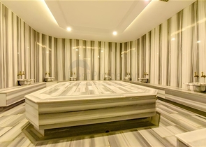 Просторий мебльований дуплекс з терасою і видом на море в сучасному житловому комплексі