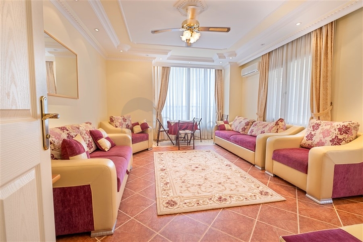 Затишна мебльована квартира 2 + 1 поруч з пляжем в районі Тосмур