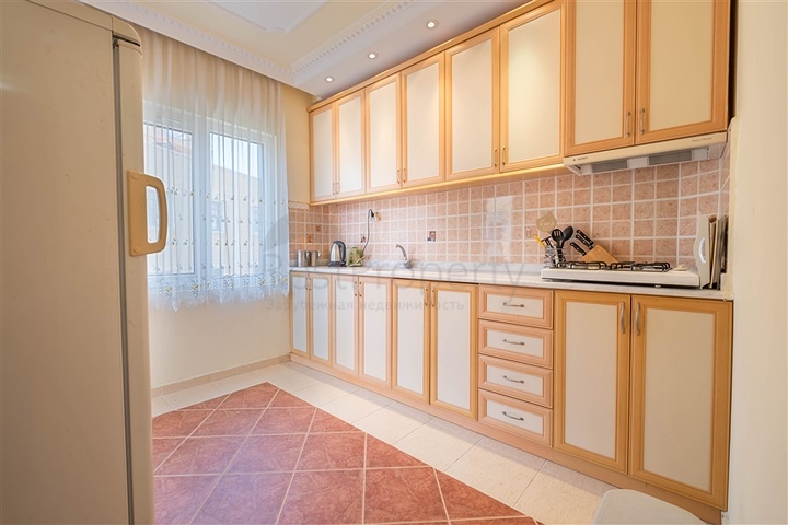 Затишна мебльована квартира 2 + 1 поруч з пляжем в районі Тосмур