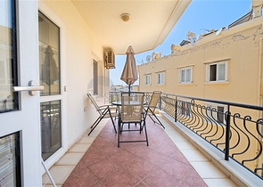 Затишна мебльована квартира 2 + 1 поруч з пляжем в районі Тосмур