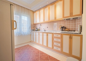 Затишна мебльована квартира 2 + 1 поруч з пляжем в районі Тосмур