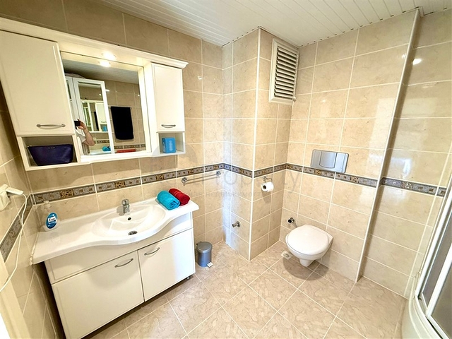 Комфортна мебльована квартира 2+1 в доглянутому житловому комплексі в районі Джікджіллі