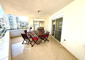 Комфортна мебльована квартира 2+1 в доглянутому житловому комплексі в районі Джікджіллі