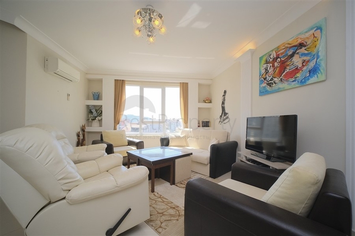 Затишна квартира 2 + 1 в житловому комплексі з інфраструктурою в районі Джікджіллі