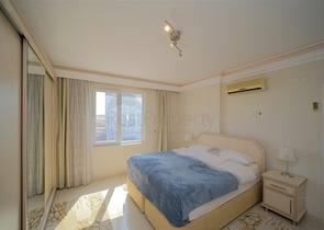 Затишна квартира 2 + 1 в житловому комплексі з інфраструктурою в районі Джікджіллі