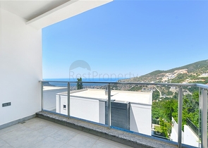 Сучасна вілла 3 + 1 з панорамним видом на море в районі Бекташ