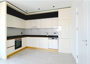 Простора квартира 2 + 1 в новому комплексі з видом на море в центрі Аланії