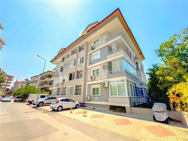 Простора квартира 4 + 1 в районі Оба - для комфортного життя біля моря