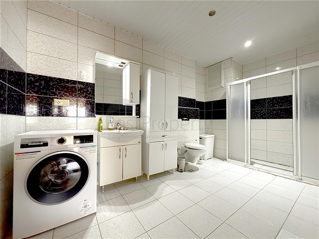 Простора квартира 4 + 1 в районі Оба - для комфортного життя біля моря