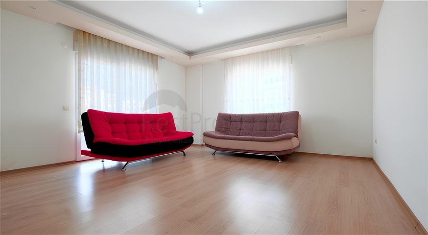 Простора квартира 4 + 1 в районі Оба - для комфортного життя біля моря