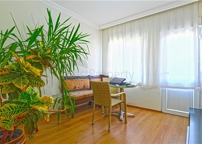 Простора квартира 4 + 1 в районі Оба - для комфортного життя біля моря