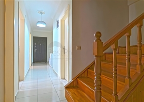 Простора квартира 4 + 1 в районі Оба - для комфортного життя біля моря