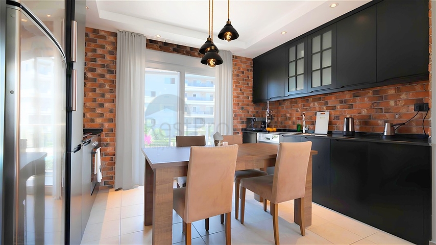 Простора мебльована квартира 2+1 в доглянутому житловому комплексі з багатою інфраструктурою