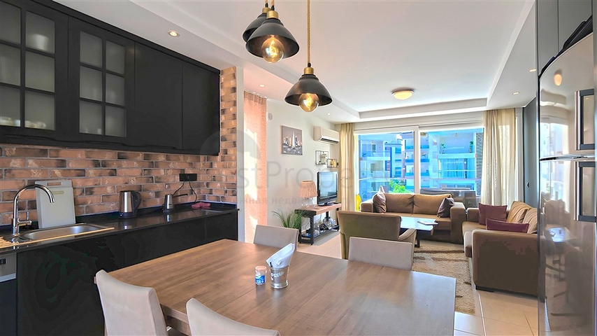 Простора мебльована квартира 2+1 в доглянутому житловому комплексі з багатою інфраструктурою