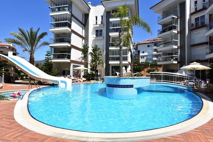 Простора мебльована квартира 2+1 в доглянутому житловому комплексі з багатою інфраструктурою