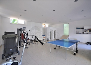 Простора мебльована квартира 2+1 в доглянутому житловому комплексі з багатою інфраструктурою