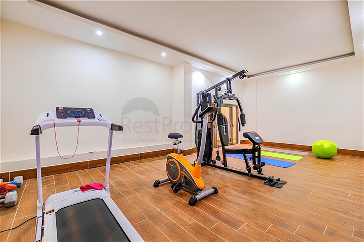 Сучасна квартира в оточенні природи і моря