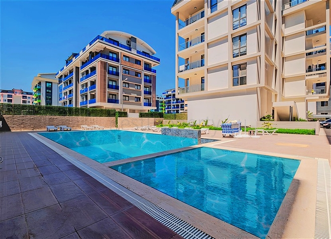 Сучасна квартира в оточенні природи і моря